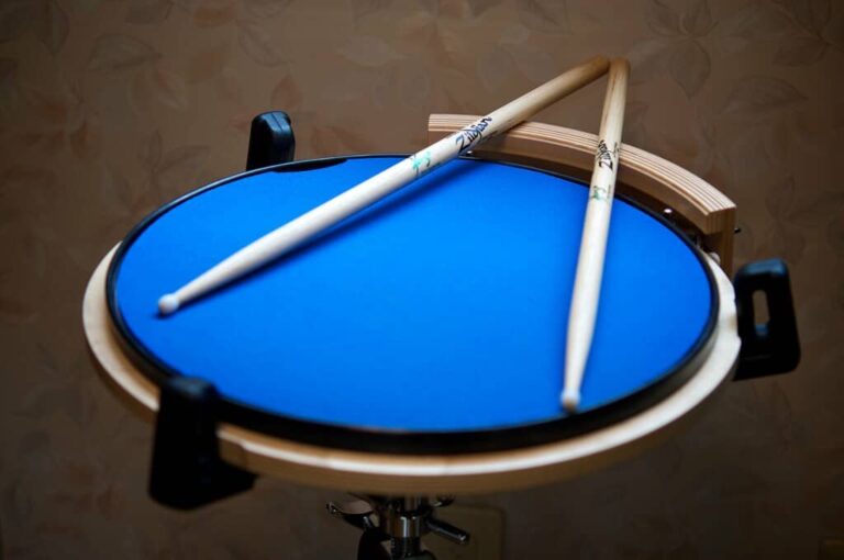 How to play a Paradiddle