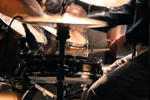 What is the 80/20 rule in drumming