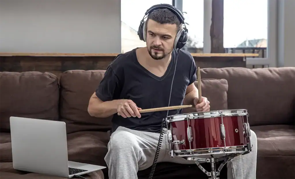 How Online Groups Keep Drummers Motivated